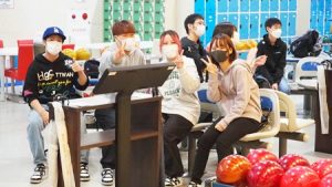後期学校行事開始！転入生・編入生歓迎ボウリング大会2022-119