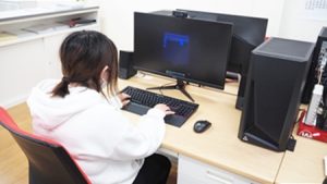 学院教室ＰＣ席・最新機種にリニューアル2021-105