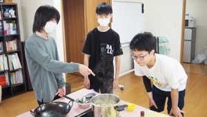 夏の家庭総合・調理実習は「トマトソースパスタ＆ころころ野菜のスープ＆ヨーグルトゼリー」です2023-274