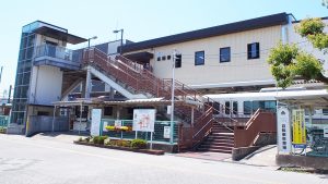 JR和歌山線・万葉まほろば線「高田駅」東口2016-008