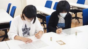 芸術・書道実習「篆刻の落款印を作ろう」白文・姓名印・青田石2023-101