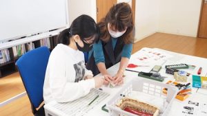 芸術・書道実習「篆刻の落款印を作ろう」白文・姓名印・青田石2023-116