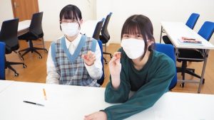 芸術・書道実習「篆刻の落款印を作ろう」白文・姓名印・青田石2023-183
