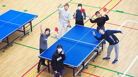 後期の保健体育・体育実技は『卓球』でテイクオフ！香芝市総合体育館｜今回の卓球はミックスダブルスです