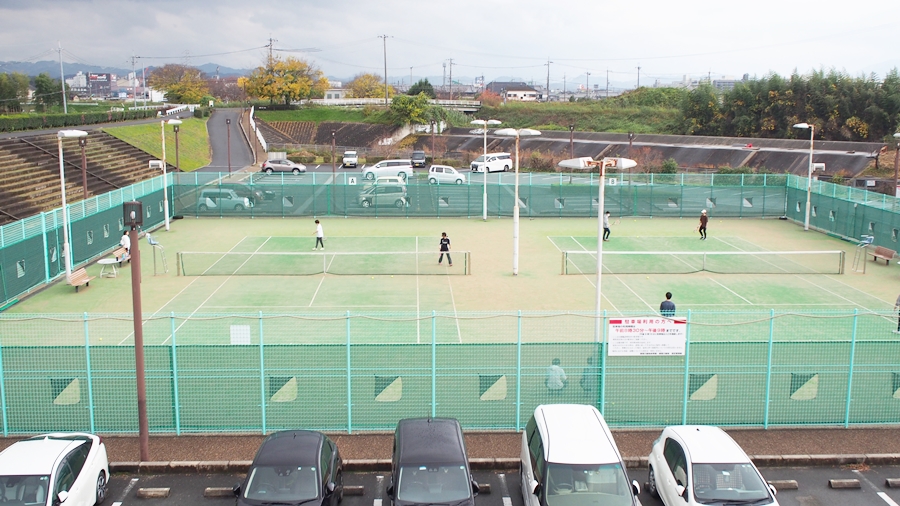 保健体育｜今月の体育実技は硬式テニスです