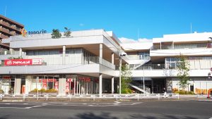 奈良甘樫高等学院・周辺施設「トナリエ大和高田」近鉄大和高田駅前